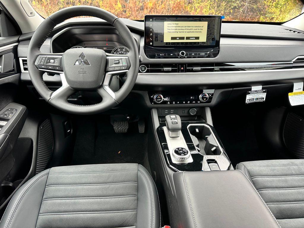 new 2025 Mitsubishi Outlander car, priced at $38,200