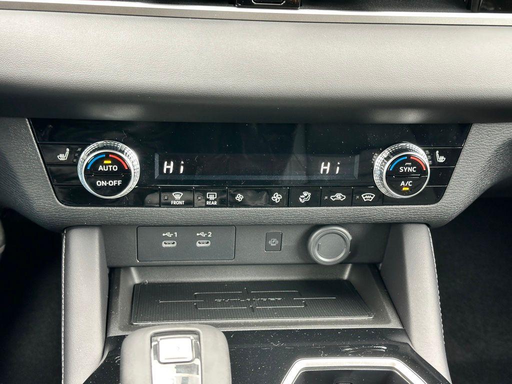 new 2025 Mitsubishi Outlander car, priced at $38,200