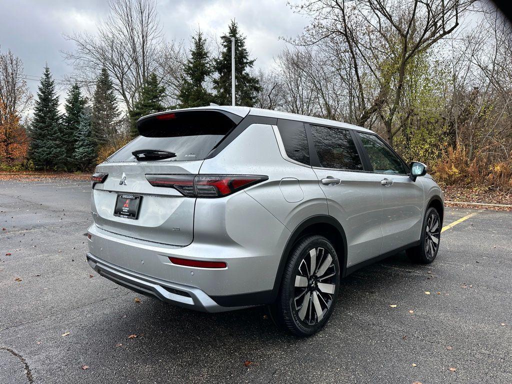 new 2025 Mitsubishi Outlander car, priced at $38,200