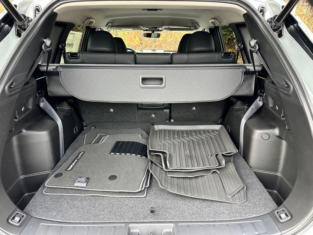 new 2025 Mitsubishi Outlander car, priced at $38,200