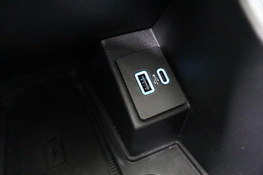 used 2024 Ford Edge car, priced at $29,141