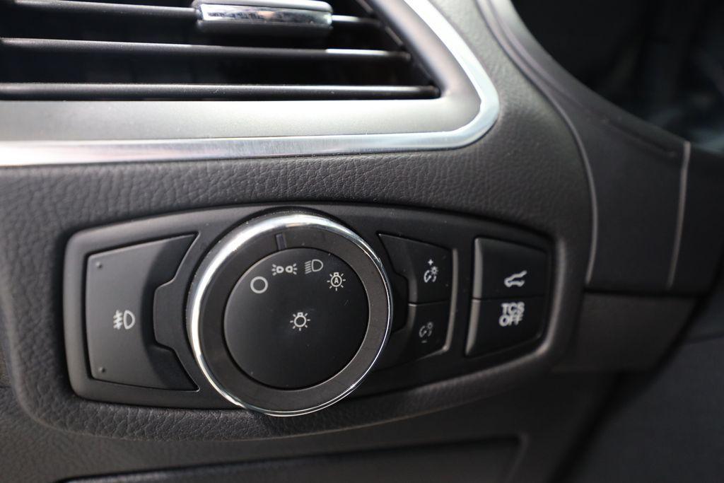 used 2024 Ford Edge car, priced at $29,141