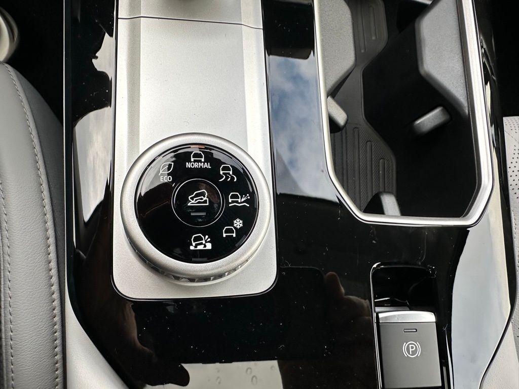 new 2025 Mitsubishi Outlander car, priced at $43,950