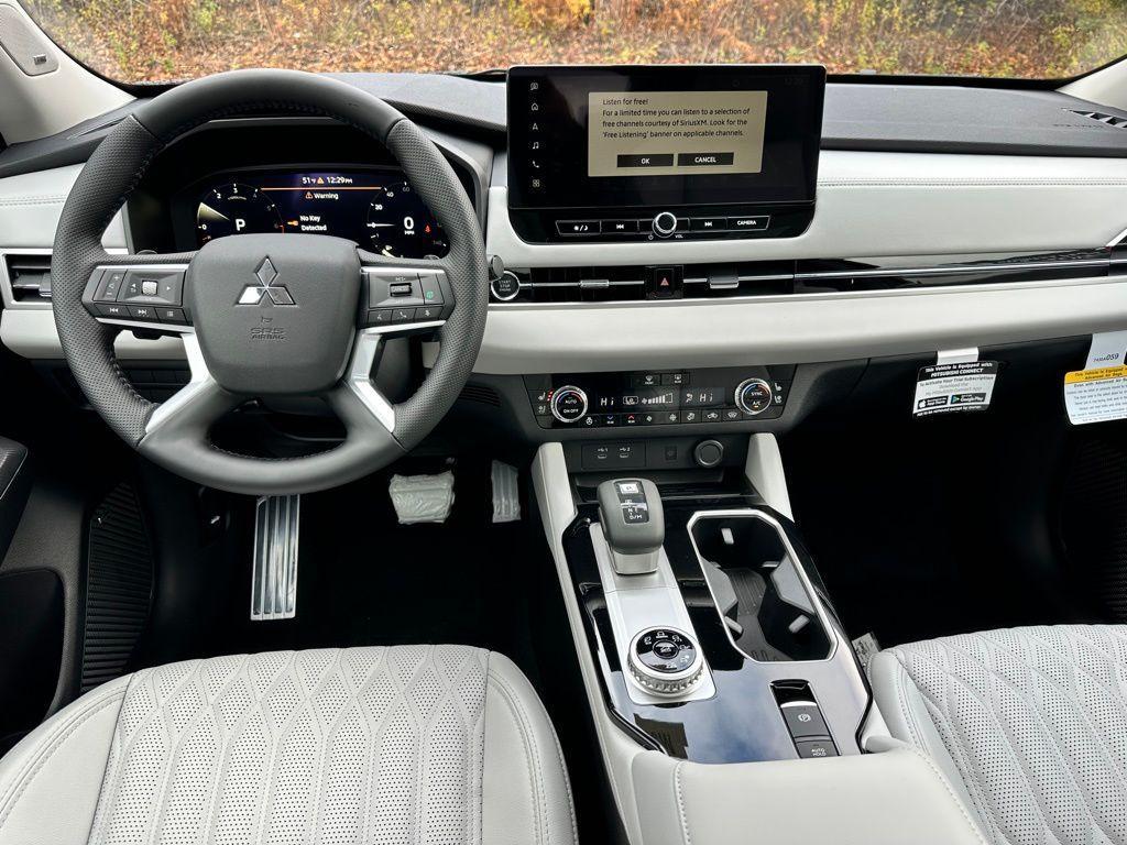 new 2025 Mitsubishi Outlander car, priced at $43,950