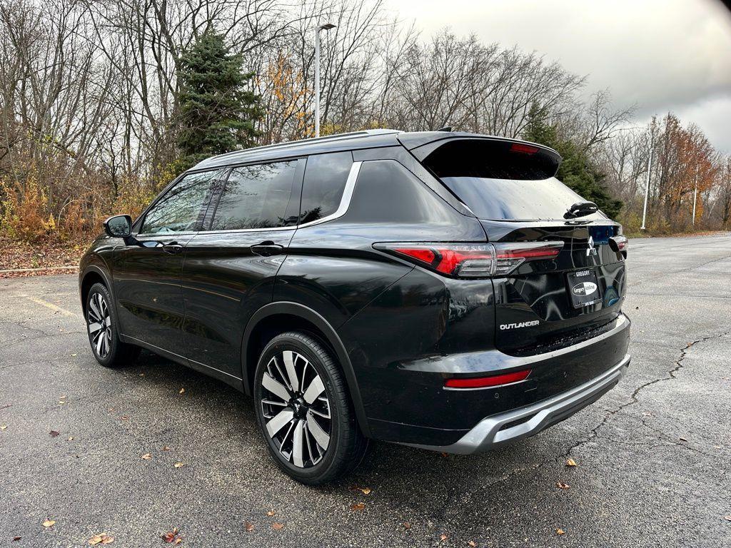 new 2025 Mitsubishi Outlander car, priced at $43,950
