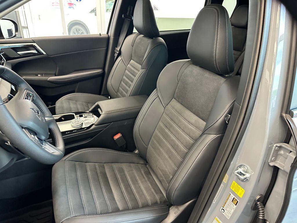 new 2025 Mitsubishi Outlander car, priced at $41,862
