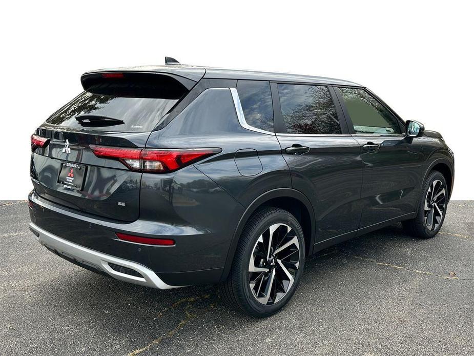 new 2024 Mitsubishi Outlander car, priced at $36,015