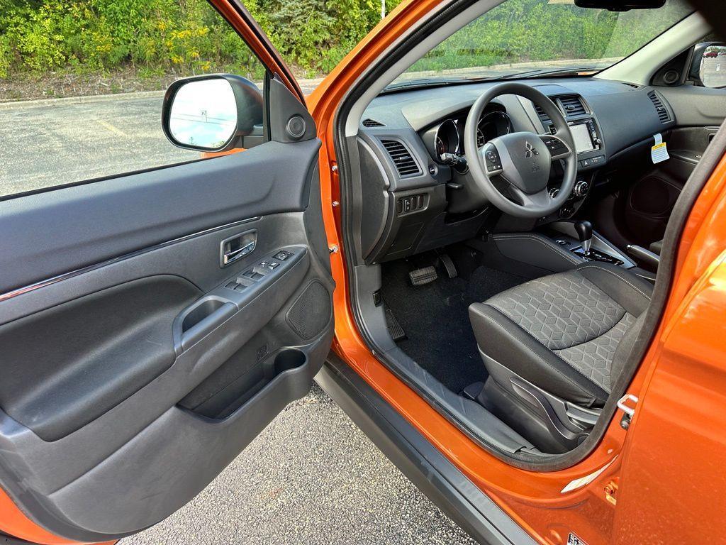 new 2025 Mitsubishi Outlander Sport car, priced at $26,922
