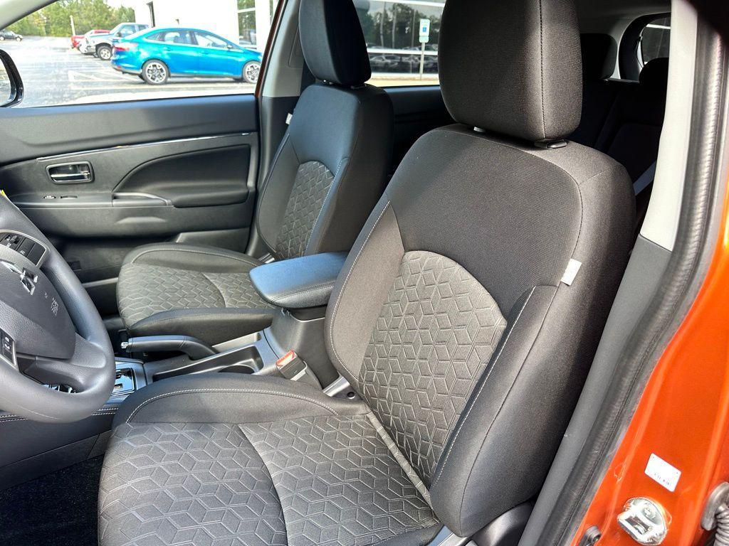 new 2025 Mitsubishi Outlander Sport car, priced at $26,922