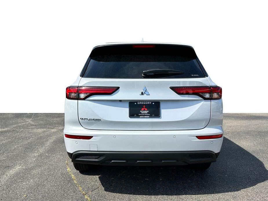 new 2024 Mitsubishi Outlander car, priced at $30,090