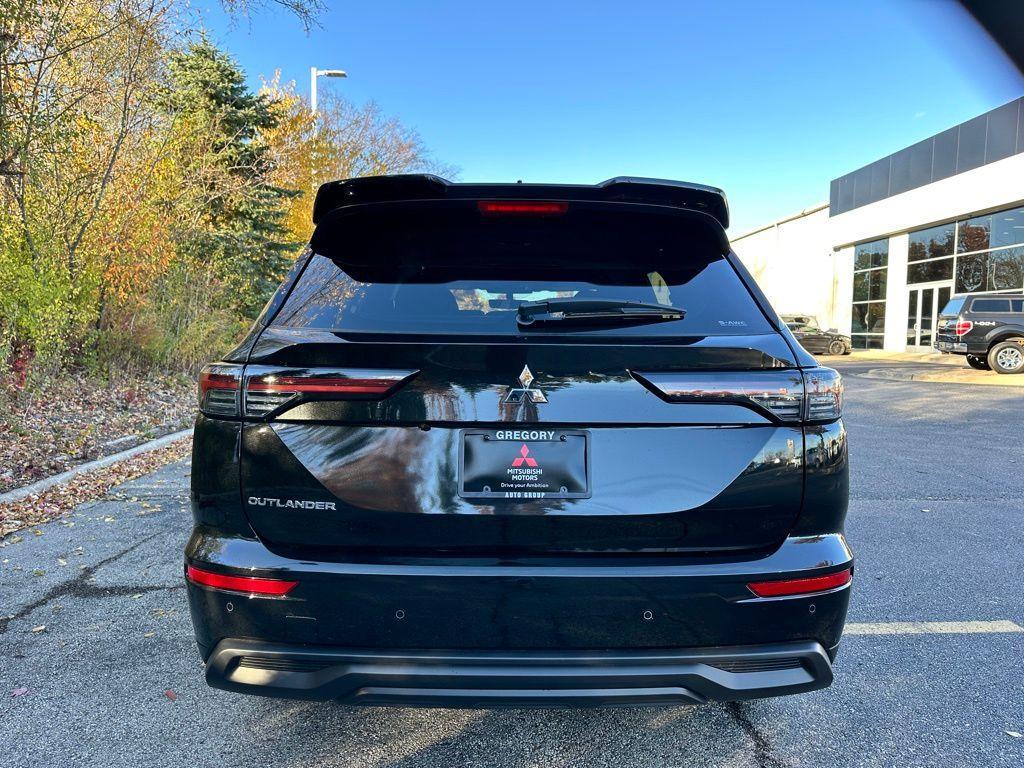 new 2025 Mitsubishi Outlander car, priced at $32,998