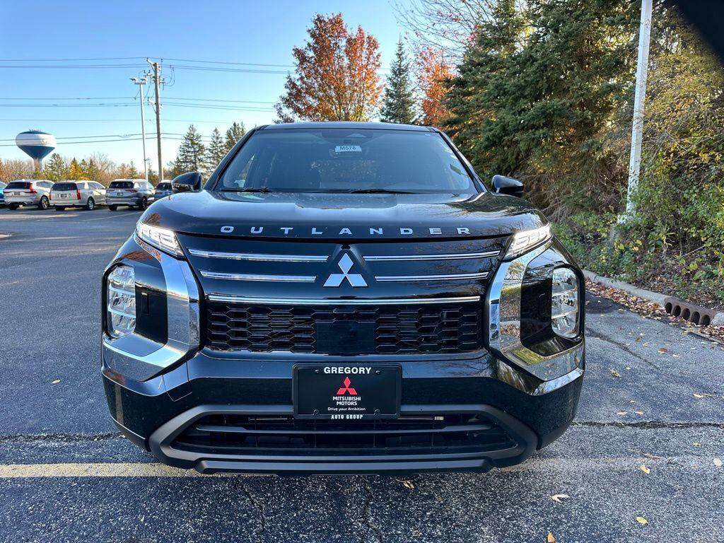 new 2025 Mitsubishi Outlander car, priced at $32,998