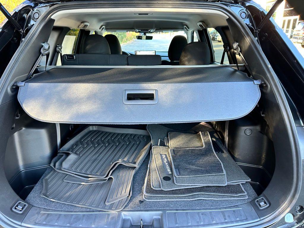 new 2025 Mitsubishi Outlander car, priced at $32,998