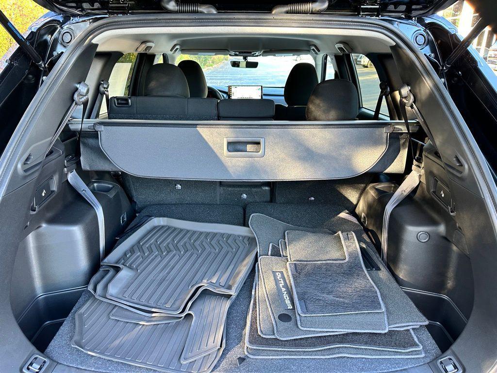 new 2025 Mitsubishi Outlander car, priced at $32,998