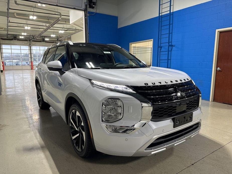 new 2025 Mitsubishi Outlander PHEV car, priced at $52,260