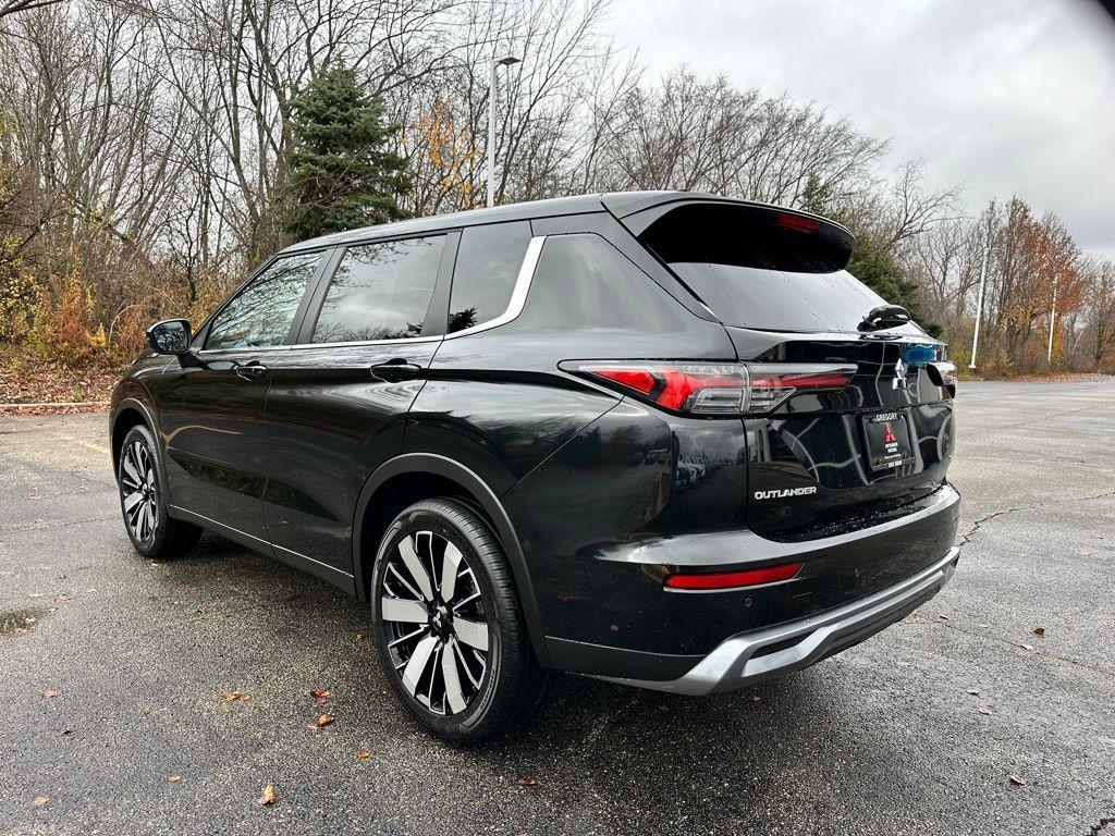 new 2025 Mitsubishi Outlander car, priced at $41,845