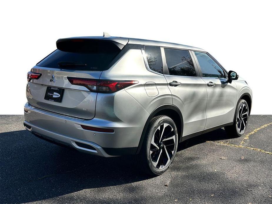 new 2024 Mitsubishi Outlander car, priced at $35,275