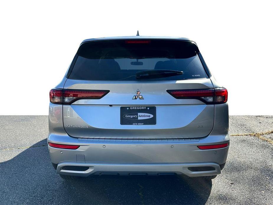 new 2024 Mitsubishi Outlander car, priced at $35,275