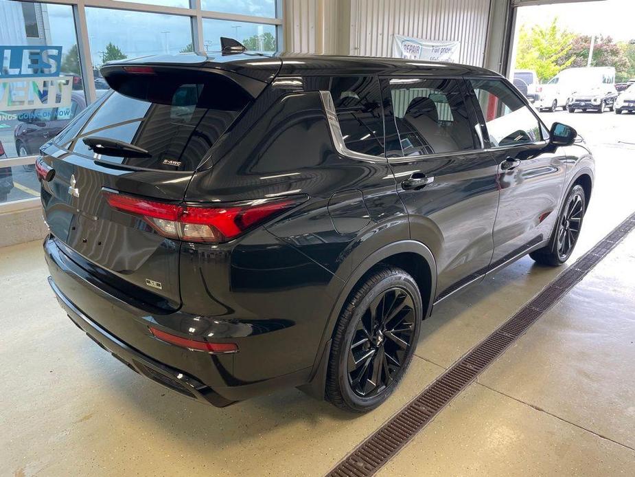 new 2024 Mitsubishi Outlander car, priced at $33,950