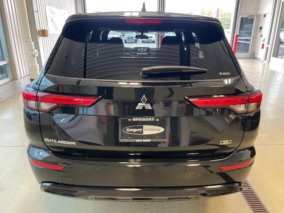 new 2024 Mitsubishi Outlander car, priced at $33,950