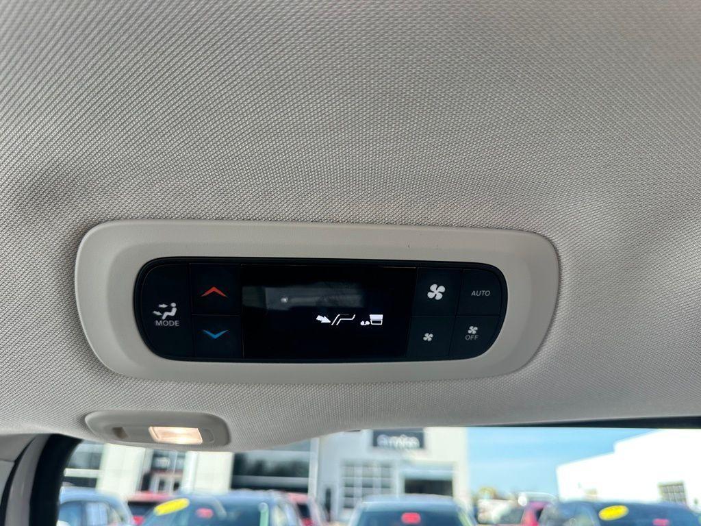 used 2024 Chrysler Pacifica car, priced at $33,569