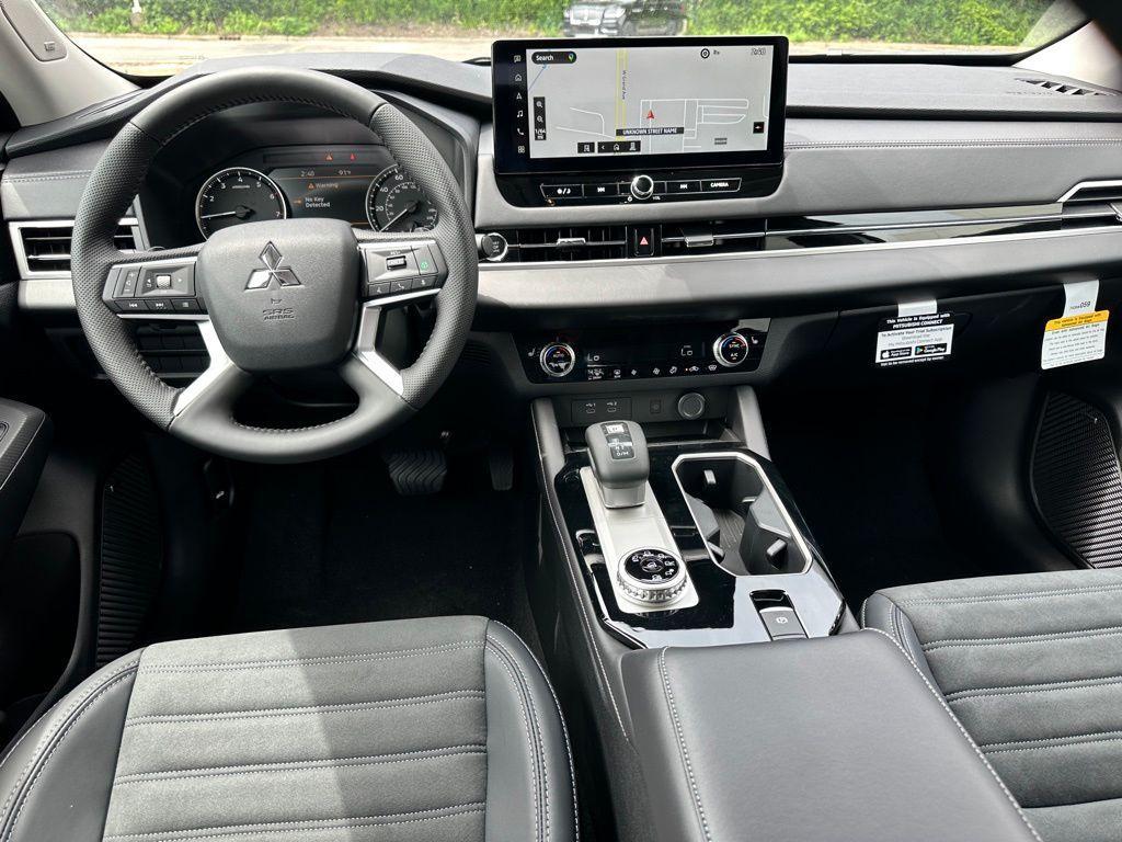 new 2025 Mitsubishi Outlander car, priced at $35,194