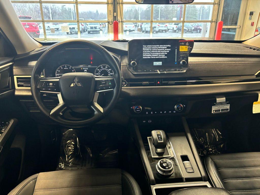 new 2024 Mitsubishi Outlander car, priced at $27,995