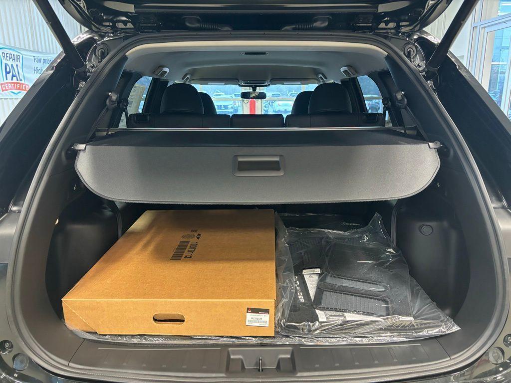 new 2024 Mitsubishi Outlander car, priced at $27,995