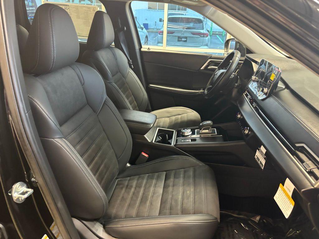 new 2024 Mitsubishi Outlander car, priced at $27,995