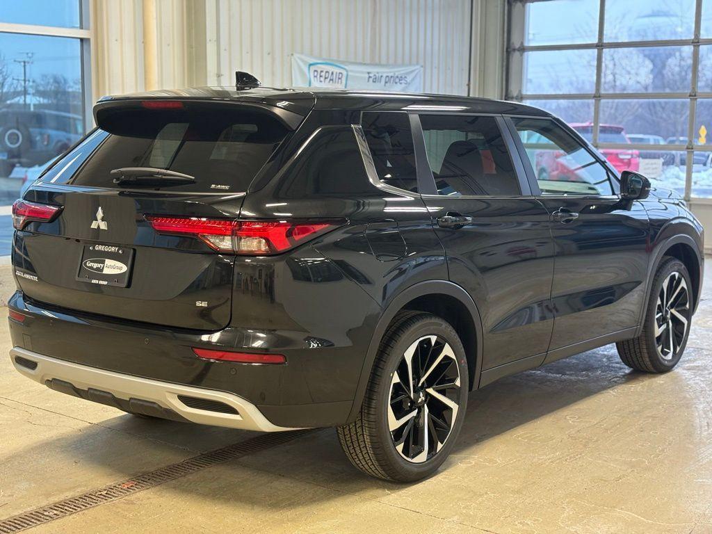 new 2024 Mitsubishi Outlander car, priced at $27,995