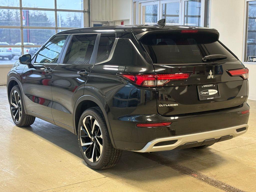 new 2024 Mitsubishi Outlander car, priced at $27,995