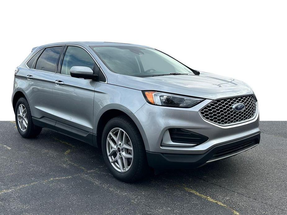 used 2024 Ford Edge car, priced at $27,388