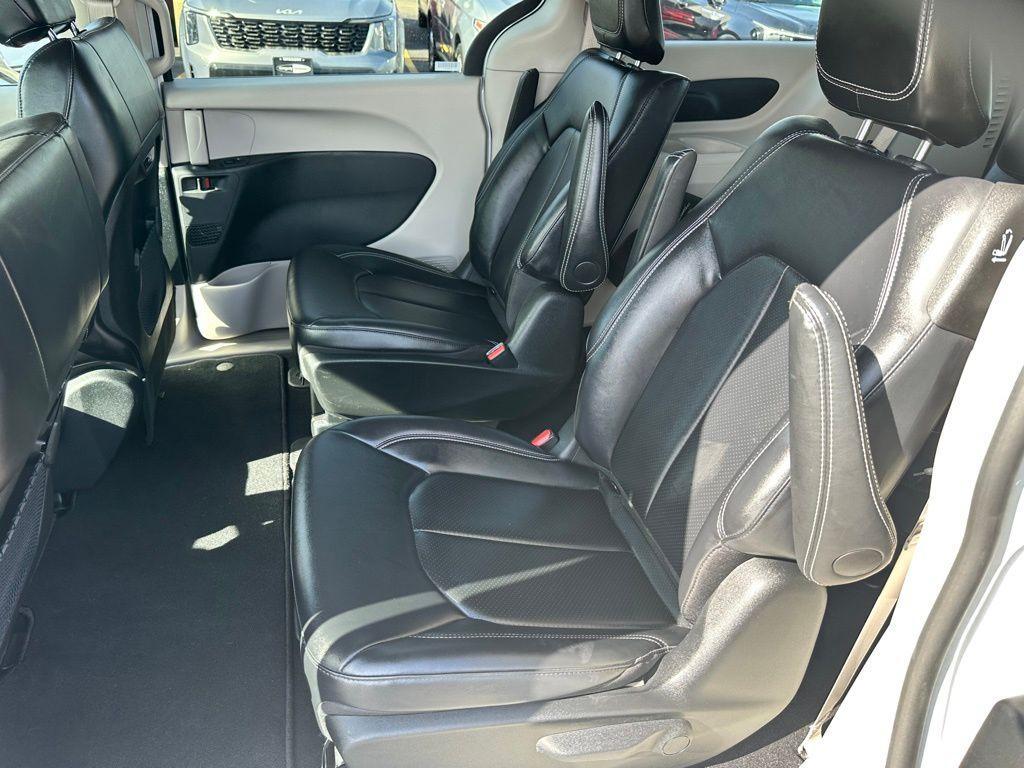 used 2024 Chrysler Pacifica Hybrid car, priced at $30,874