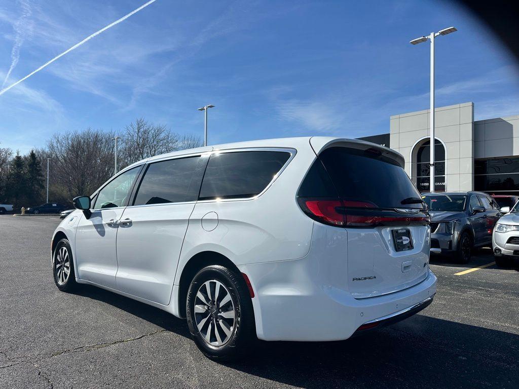used 2024 Chrysler Pacifica Hybrid car, priced at $30,874