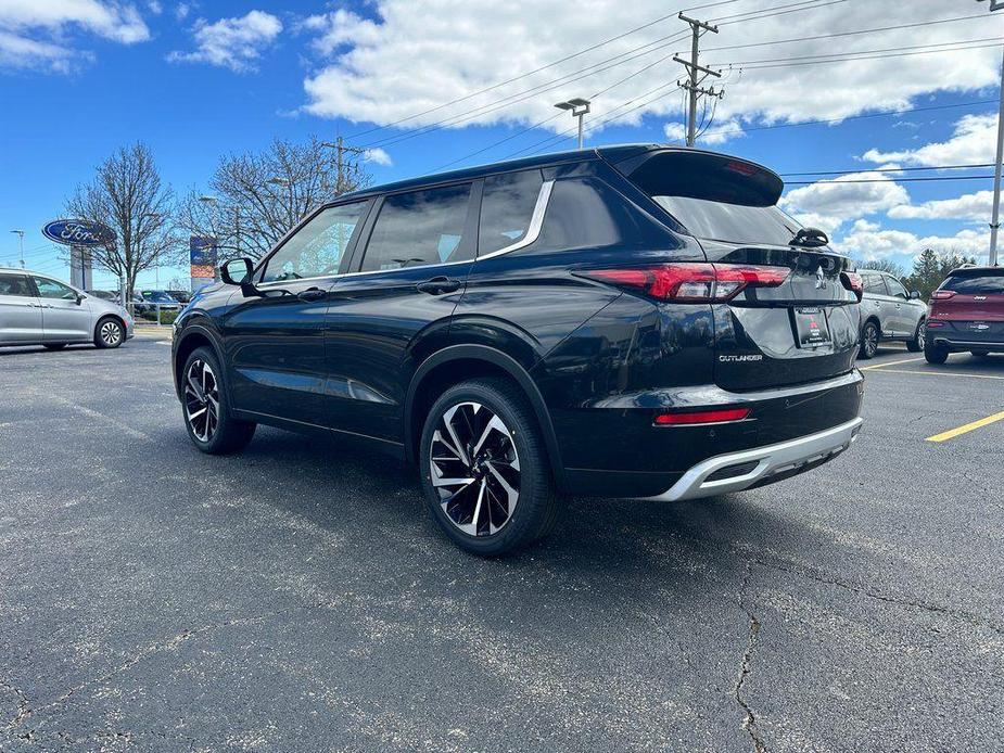 new 2024 Mitsubishi Outlander car, priced at $33,505