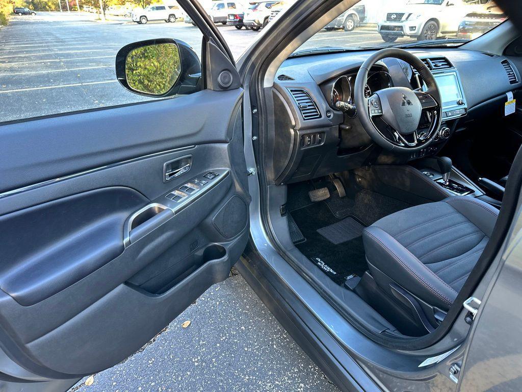 new 2025 Mitsubishi Outlander Sport car, priced at $28,111