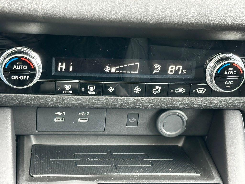 new 2025 Mitsubishi Outlander car, priced at $41,400