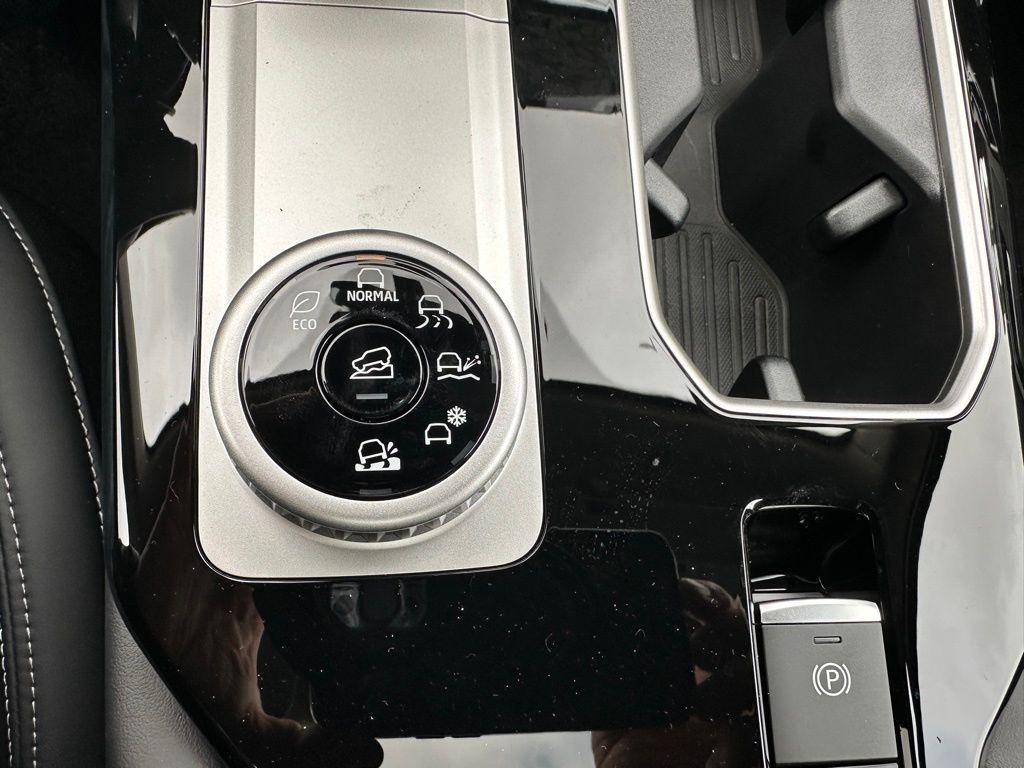 new 2025 Mitsubishi Outlander car, priced at $41,400