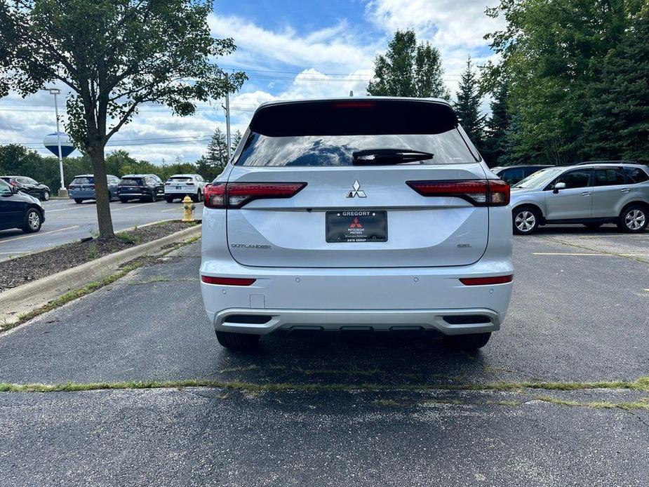 new 2024 Mitsubishi Outlander car, priced at $37,200