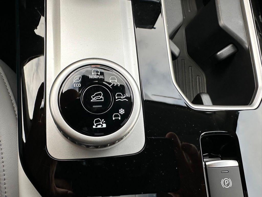 new 2025 Mitsubishi Outlander car, priced at $46,910