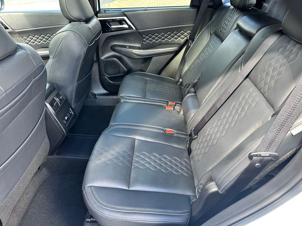 new 2025 Mitsubishi Outlander PHEV car, priced at $52,090