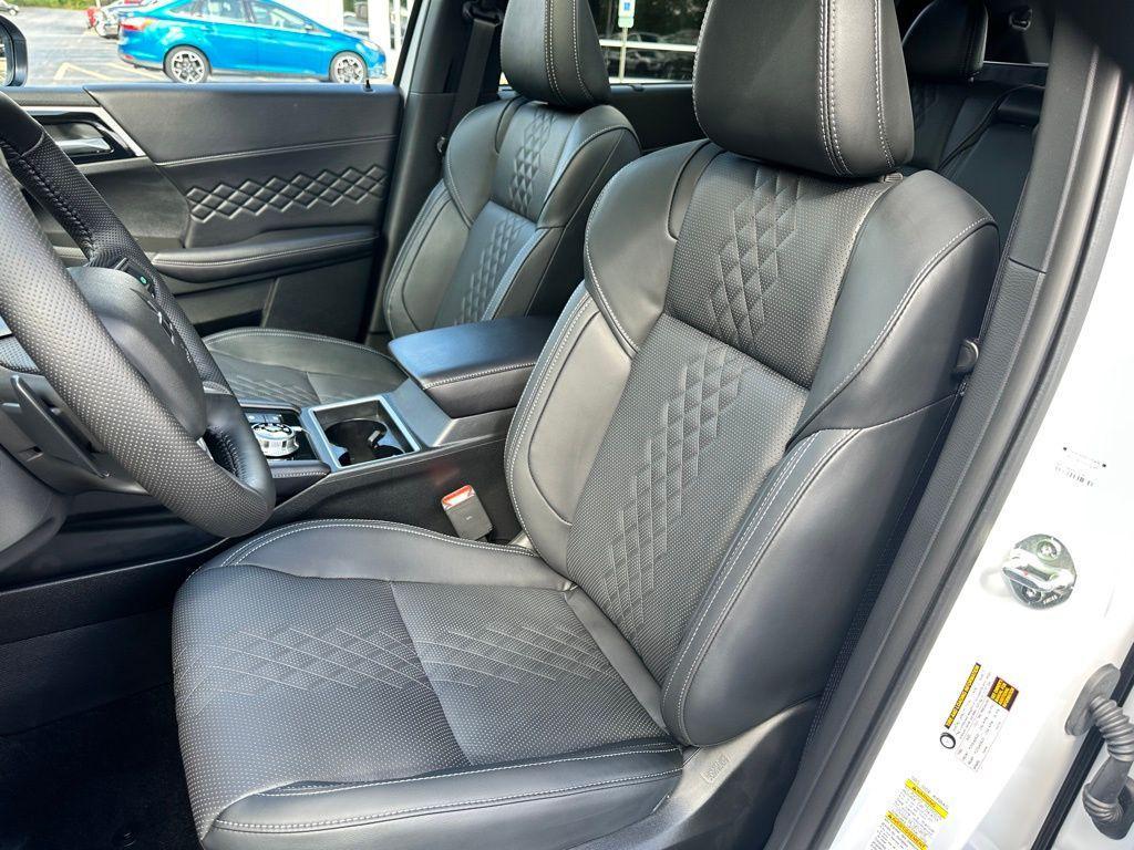 new 2025 Mitsubishi Outlander PHEV car, priced at $52,090