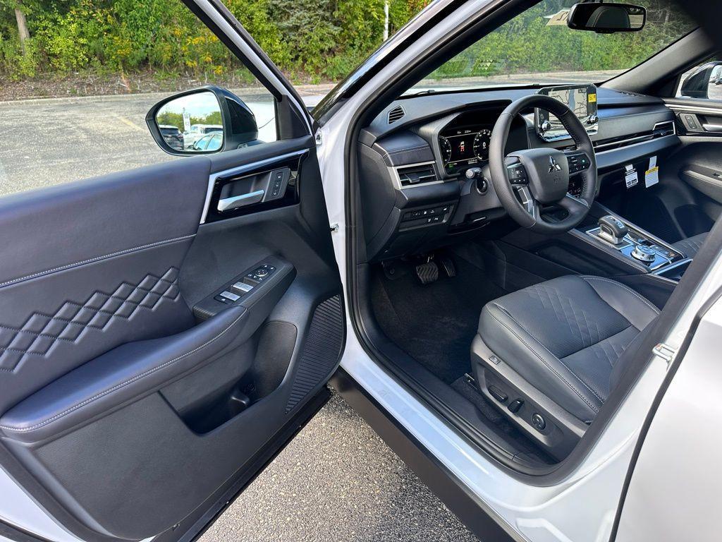 new 2025 Mitsubishi Outlander PHEV car, priced at $52,090