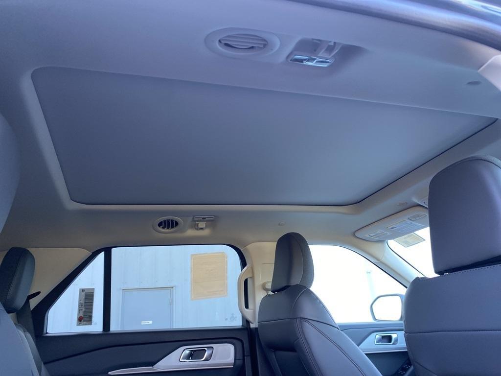 new 2025 Ford Explorer car, priced at $49,999