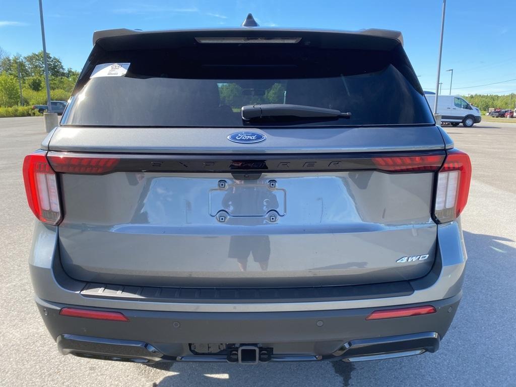 new 2025 Ford Explorer car, priced at $49,999