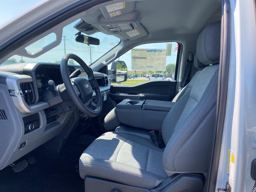 new 2025 Ford F-250 car, priced at $64,250