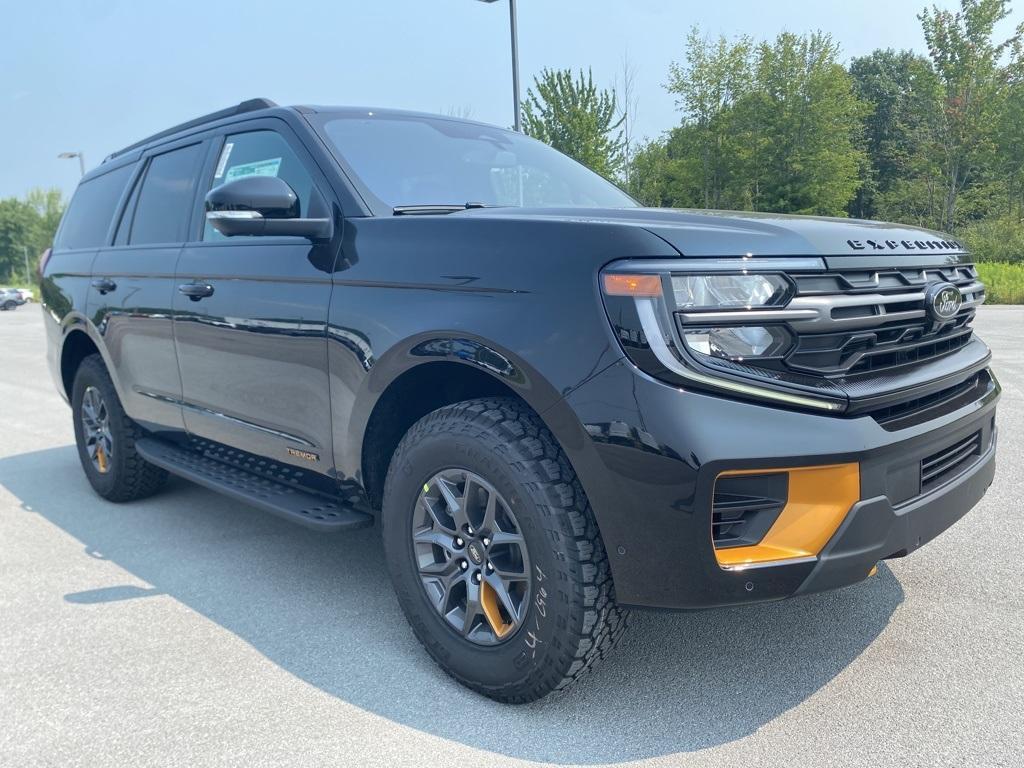 new 2025 Ford Expedition car, priced at $81,290