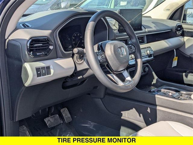 new 2025 Honda Pilot car, priced at $51,050
