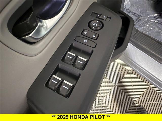 used 2025 Honda Pilot car, priced at $45,975