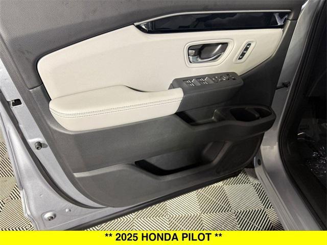 used 2025 Honda Pilot car, priced at $45,975